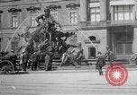 Standbild Springbrunnen und Statue Berlin Deutschland, 1914, aus Sekunde 18 historischem Filmmaterial Videoclip 65675025895