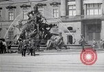 Standbild Springbrunnen und Statue Berlin Deutschland, 1914, aus Sekunde 22 historischem Filmmaterial Videoclip 65675025895