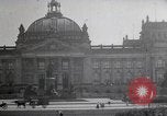 Standbild Springbrunnen und Statue Berlin Deutschland, 1914, aus Sekunde 39 historischem Filmmaterial Videoclip 65675025895