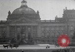 Standbild Springbrunnen und Statue Berlin Deutschland, 1914, aus Sekunde 40 historischem Filmmaterial Videoclip 65675025895