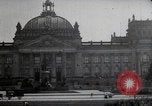 Standbild Springbrunnen und Statue Berlin Deutschland, 1914, aus Sekunde 42 historischem Filmmaterial Videoclip 65675025895