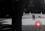 Standbild Springbrunnen und Statue Berlin Deutschland, 1914, aus Sekunde 53 historischem Filmmaterial Videoclip 65675025895