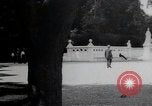 Standbild Springbrunnen und Statue Berlin Deutschland, 1914, aus Sekunde 54 historischem Filmmaterial Videoclip 65675025895