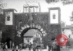 Standbild Denkmal enthüllen Wissembourg Elsass Frankreich, 1909, aus Sekunde 12 historischem Filmmaterial Videoclip 65675025897
