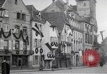 Standbild Denkmal enthüllen Wissembourg Elsass Frankreich, 1909, aus Sekunde 44 historischem Filmmaterial Videoclip 65675025897