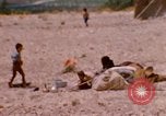 Standbild arabischen Flüchtlinge Israel, 1968, aus Sekunde 15 historischem Filmmaterial Videoclip 65675025902