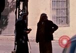 Standbild Menschen in der Stadt Baalbek im Libanon, 1968, aus Sekunde 8 historischem Filmmaterial Videoclip 65675025903