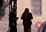 Standbild Menschen in der Stadt Baalbek im Libanon, 1968, aus Sekunde 9 historischem Filmmaterial Videoclip 65675025903
