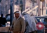 Standbild Menschen in der Stadt Baalbek im Libanon, 1968, aus Sekunde 14 historischem Filmmaterial Videoclip 65675025903