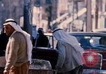 Standbild Menschen in der Stadt Baalbek im Libanon, 1968, aus Sekunde 15 historischem Filmmaterial Videoclip 65675025903