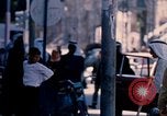 Standbild Menschen in der Stadt Baalbek im Libanon, 1968, aus Sekunde 20 historischem Filmmaterial Videoclip 65675025903