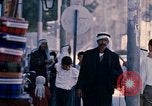 Standbild Menschen in der Stadt Baalbek im Libanon, 1968, aus Sekunde 24 historischem Filmmaterial Videoclip 65675025903