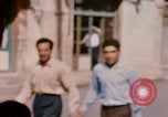 Standbild Menschen in der Stadt Baalbek im Libanon, 1968, aus Sekunde 31 historischem Filmmaterial Videoclip 65675025903