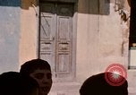 Standbild Menschen in der Stadt Baalbek im Libanon, 1968, aus Sekunde 35 historischem Filmmaterial Videoclip 65675025903