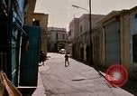Standbild Menschen in der Stadt Baalbek im Libanon, 1968, aus Sekunde 39 historischem Filmmaterial Videoclip 65675025903