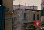 Standbild Menschen in der Stadt Baalbek im Libanon, 1968, aus Sekunde 45 historischem Filmmaterial Videoclip 65675025903