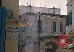 Standbild Menschen in der Stadt Baalbek im Libanon, 1968, aus Sekunde 48 historischem Filmmaterial Videoclip 65675025903