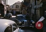 Standbild Menschen in der Stadt Baalbek im Libanon, 1968, aus Sekunde 55 historischem Filmmaterial Videoclip 65675025903