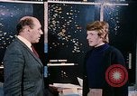 Standbild zwei grüne Plan technische Mitarbeiter Beirut Libanon, 1968, aus Sekunde 11 historischem Filmmaterial Videoclip 65675025907