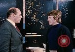 Standbild zwei grüne Plan technische Mitarbeiter Beirut Libanon, 1968, aus Sekunde 12 historischem Filmmaterial Videoclip 65675025907