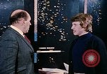 Standbild zwei grüne Plan technische Mitarbeiter Beirut Libanon, 1968, aus Sekunde 13 historischem Filmmaterial Videoclip 65675025907