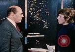 Standbild zwei grüne Plan technische Mitarbeiter Beirut Libanon, 1968, aus Sekunde 35 historischem Filmmaterial Videoclip 65675025907