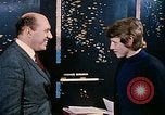 Standbild zwei grüne Plan technische Mitarbeiter Beirut Libanon, 1968, aus Sekunde 37 historischem Filmmaterial Videoclip 65675025907
