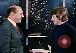 Standbild zwei grüne Plan technische Mitarbeiter Beirut Libanon, 1968, aus Sekunde 38 historischem Filmmaterial Videoclip 65675025907
