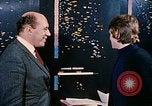 Standbild zwei grüne Plan technische Mitarbeiter Beirut Libanon, 1968, aus Sekunde 39 historischem Filmmaterial Videoclip 65675025907