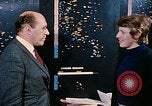 Standbild zwei grüne Plan technische Mitarbeiter Beirut Libanon, 1968, aus Sekunde 42 historischem Filmmaterial Videoclip 65675025907