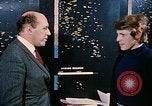Standbild zwei grüne Plan technische Mitarbeiter Beirut Libanon, 1968, aus Sekunde 44 historischem Filmmaterial Videoclip 65675025907