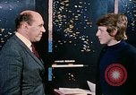 Standbild zwei grüne Plan technische Mitarbeiter Beirut Libanon, 1968, aus Sekunde 45 historischem Filmmaterial Videoclip 65675025907