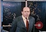 Standbild zwei grüne Plan technische Mitarbeiter Beirut Libanon, 1968, aus Sekunde 52 historischem Filmmaterial Videoclip 65675025907