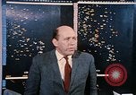 Standbild zwei grüne Plan technische Mitarbeiter Beirut Libanon, 1968, aus Sekunde 53 historischem Filmmaterial Videoclip 65675025907