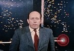 Standbild zwei grüne Plan technische Mitarbeiter Beirut Libanon, 1968, aus Sekunde 58 historischem Filmmaterial Videoclip 65675025907