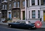 Standbild Beaufort Street London England Vereinigtes Königreich, 1968, aus Sekunde 8 historischem Filmmaterial Videoclip 65675025908