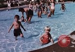 Standbild Stadt Levittown Bucks County Pennsylvania United States USA, 1959, aus Sekunde 40 historischem Filmmaterial Videoclip 65675025920