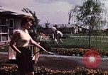 Standbild Suburbia und suburbanen Lebensstil in Levittown Bucks County Pennsylvania United States USA, 1959, aus Sekunde 42 historischem Filmmaterial Videoclip 65675025921