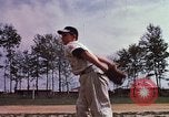 Standbild Suburbia und suburbanen Lebensstil in Levittown Bucks County Pennsylvania United States USA, 1959, aus Sekunde 60 historischem Filmmaterial Videoclip 65675025921