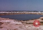 Immagine di La vita sociale degli anni cinquanta Levittown sobborgo precoce Bucks County Pennsylvania United States USA, 1959, secondo 3 filmato di repertorio 65675025922