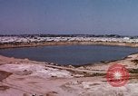 Immagine di La vita sociale degli anni cinquanta Levittown sobborgo precoce Bucks County Pennsylvania United States USA, 1959, secondo 8 filmato di repertorio 65675025922