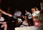 Immagine di La vita sociale degli anni cinquanta Levittown sobborgo precoce Bucks County Pennsylvania United States USA, 1959, secondo 20 filmato di repertorio 65675025922