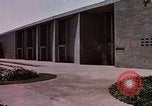 Immagine di La vita sociale degli anni cinquanta Levittown sobborgo precoce Bucks County Pennsylvania United States USA, 1959, secondo 22 filmato di repertorio 65675025922