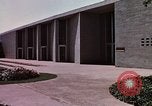 Immagine di La vita sociale degli anni cinquanta Levittown sobborgo precoce Bucks County Pennsylvania United States USA, 1959, secondo 29 filmato di repertorio 65675025922