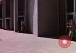 Immagine di La vita sociale degli anni cinquanta Levittown sobborgo precoce Bucks County Pennsylvania United States USA, 1959, secondo 33 filmato di repertorio 65675025922
