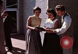 Immagine di La vita sociale degli anni cinquanta Levittown sobborgo precoce Bucks County Pennsylvania United States USA, 1959, secondo 48 filmato di repertorio 65675025922