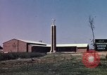 Immagine di La vita sociale degli anni cinquanta Levittown sobborgo precoce Bucks County Pennsylvania United States USA, 1959, secondo 55 filmato di repertorio 65675025922