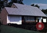 Image la vie dans Levittown Bucks County Pennsylvania United States USA, 1959, de la seconde 25 séquences d'archives historiques vidéo 65675025924