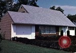 Image la vie dans Levittown Bucks County Pennsylvania United States USA, 1959, de la seconde 28 séquences d'archives historiques vidéo 65675025924