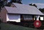 Image la vie dans Levittown Bucks County Pennsylvania United States USA, 1959, de la seconde 33 séquences d'archives historiques vidéo 65675025924